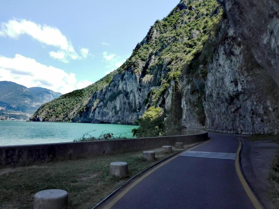 La Dolce Vita - Vista Lago E Piscina Parzanica Esterno foto